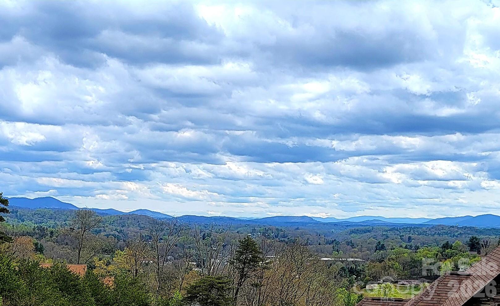 8 English Hills Drive Property Photo 4