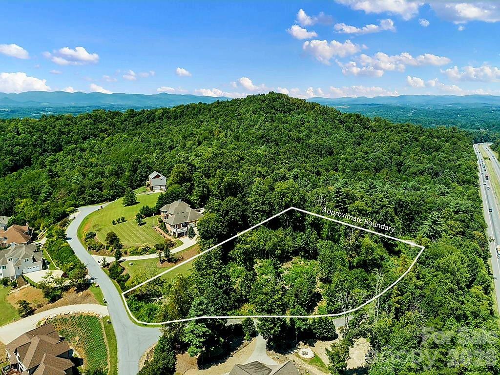 8 English Hills Drive Property Photo 21