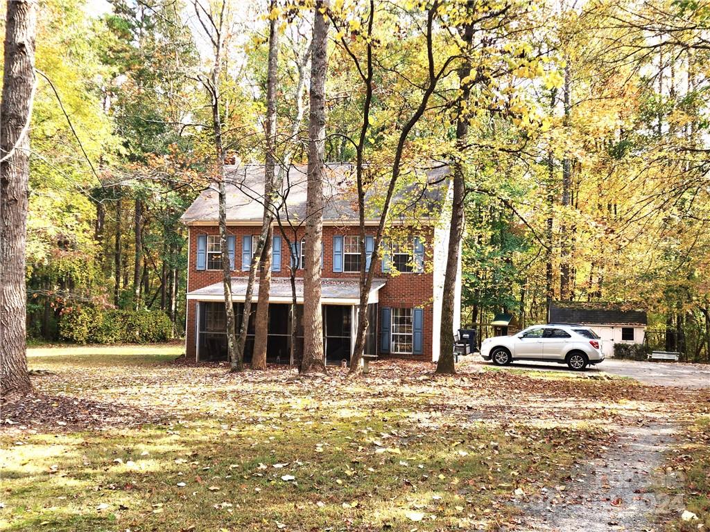 583 Roanoke Drive Property Photo 5