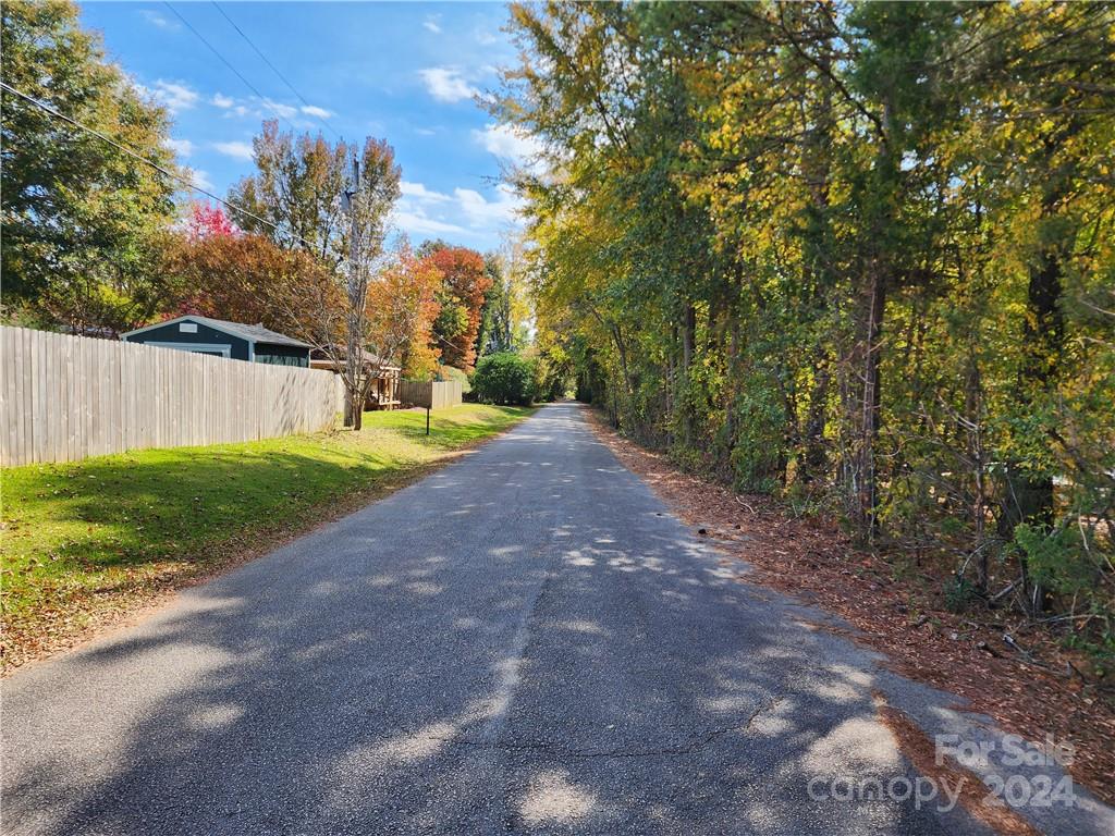 583 Roanoke Drive Property Photo 13