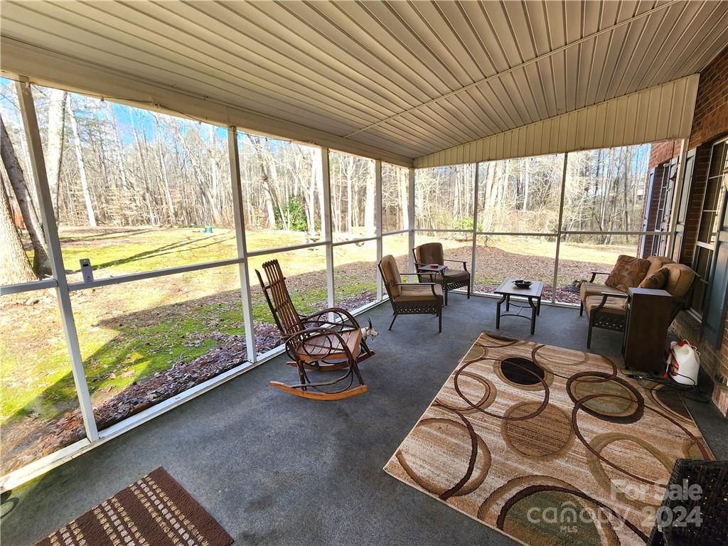 583 Roanoke Drive Property Photo 27