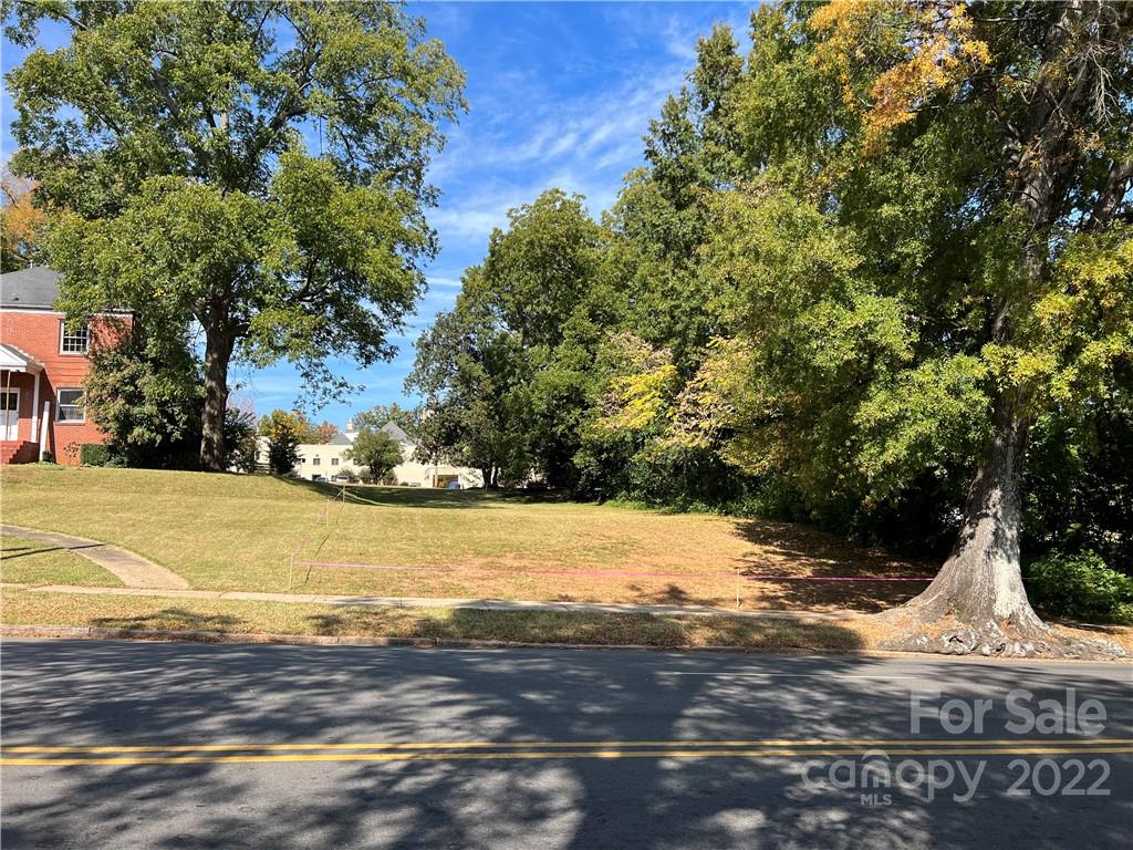 304 W Front Street Property Photo 4