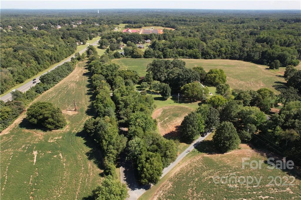 9420 Fairview Road Property Photo 14