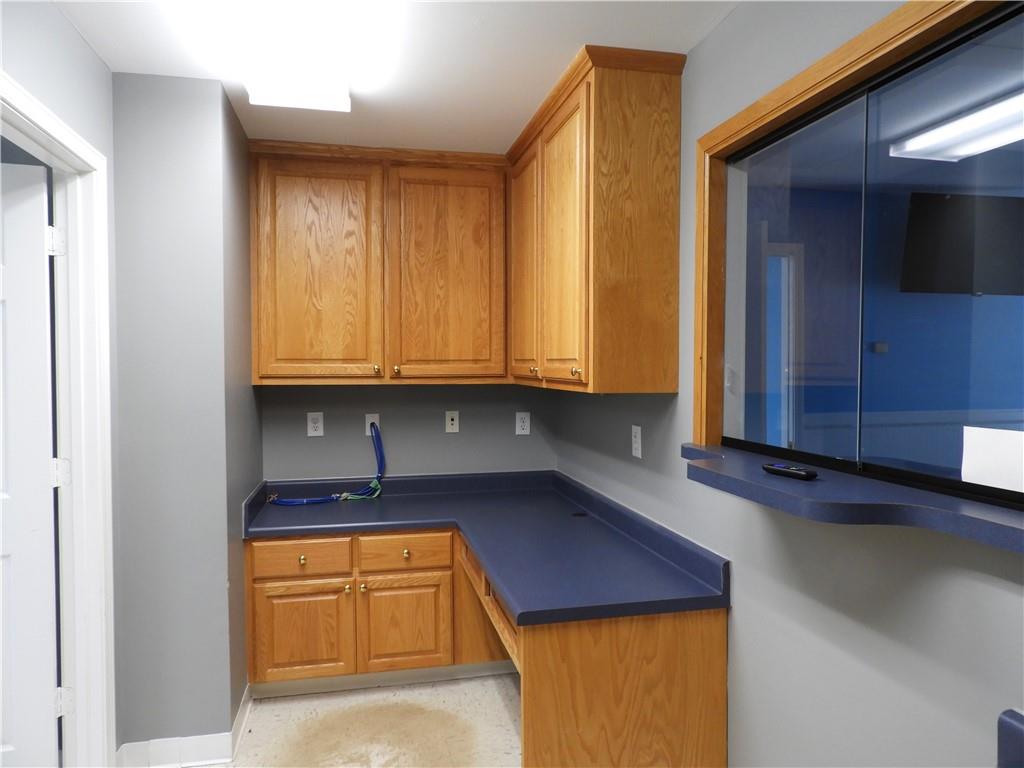327 W College Avenue Property Photo 12