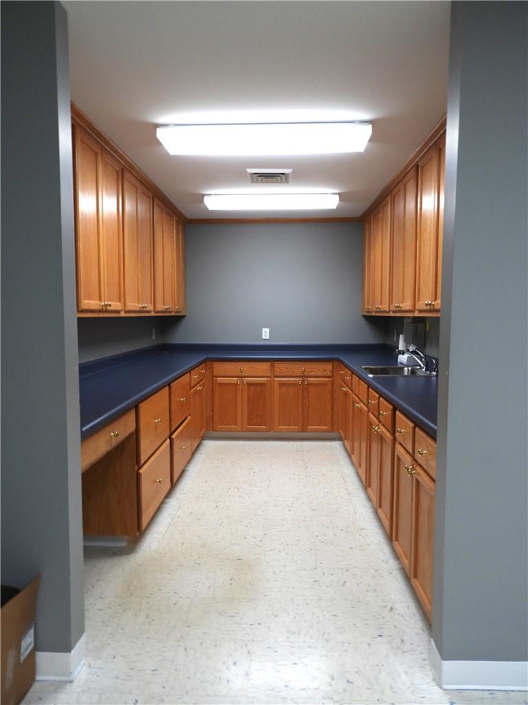 327 W College Avenue Property Photo 18