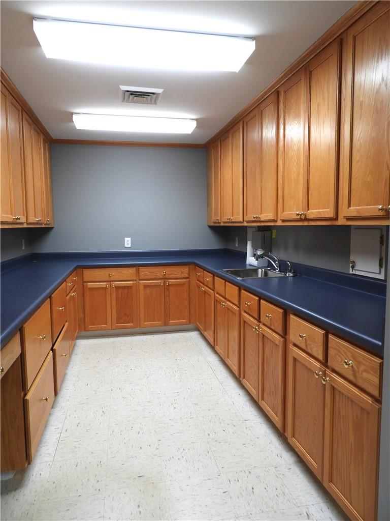 327 W College Avenue Property Photo 19