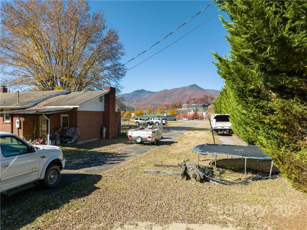 2145 S Main Street Property Photo 22