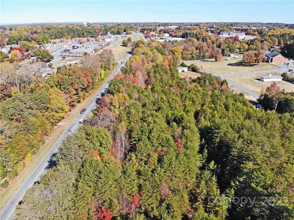 1297 Hwy 150 Bypass Property Photo 10