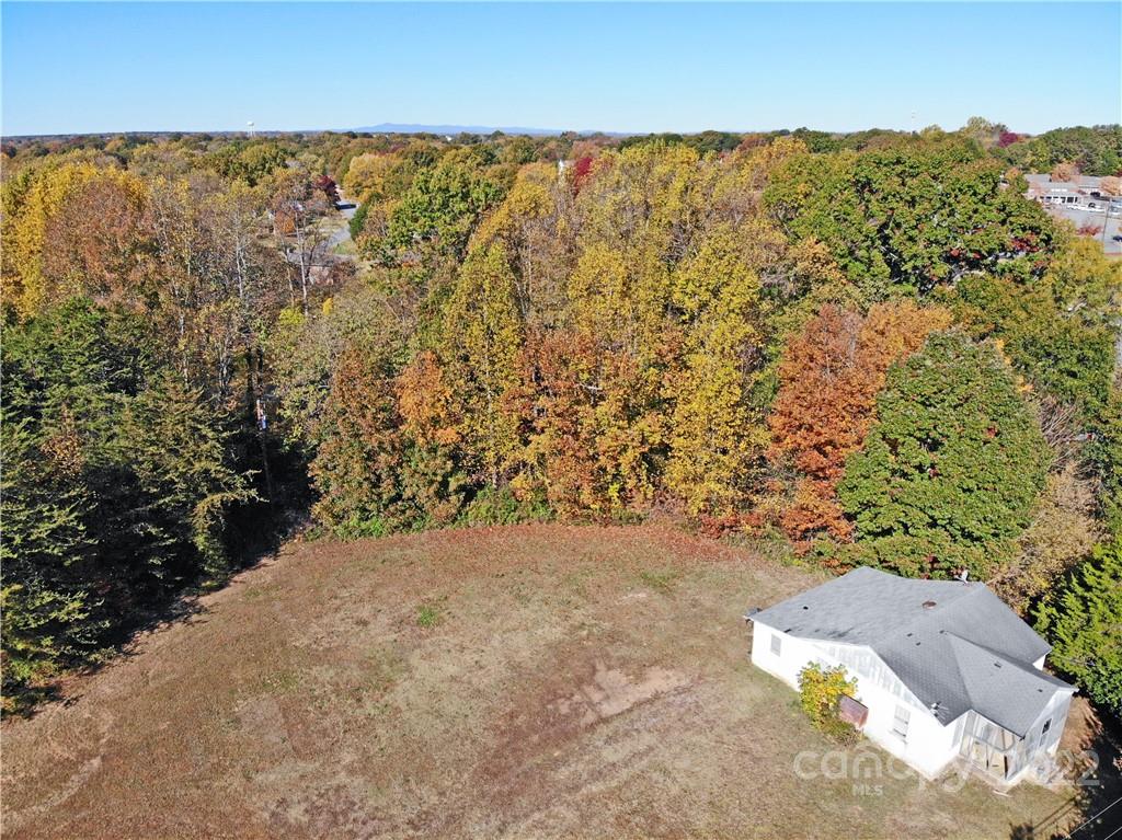 1297 Hwy 150 Bypass Property Photo 18