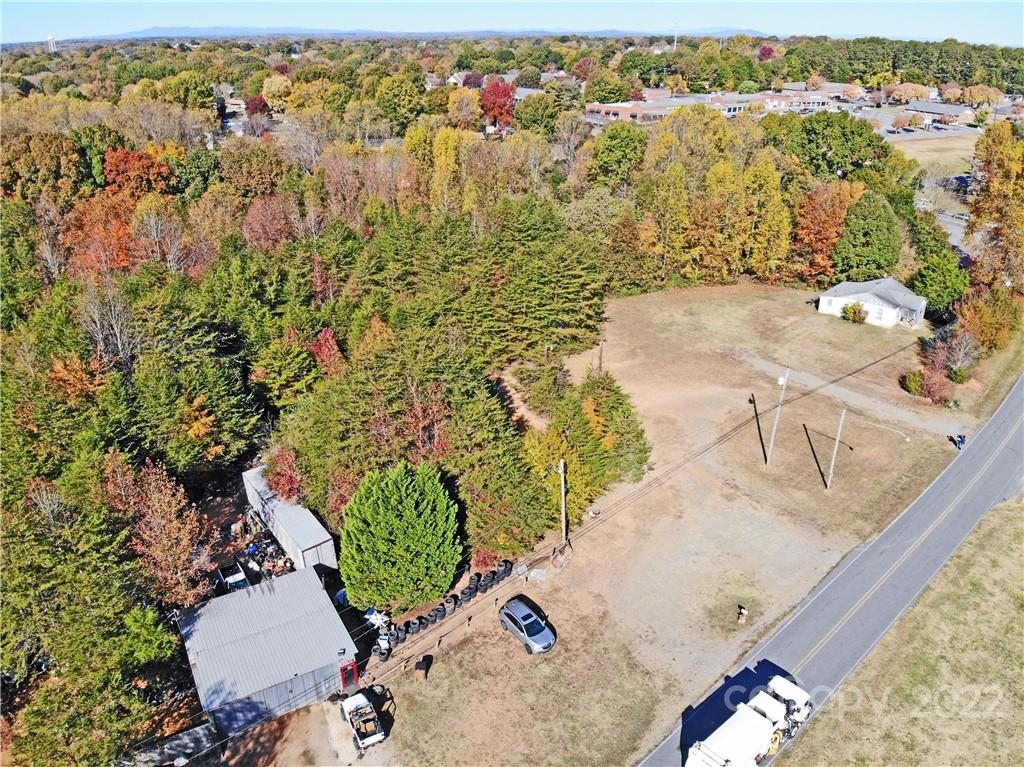 1297 Hwy 150 Bypass Property Photo 24