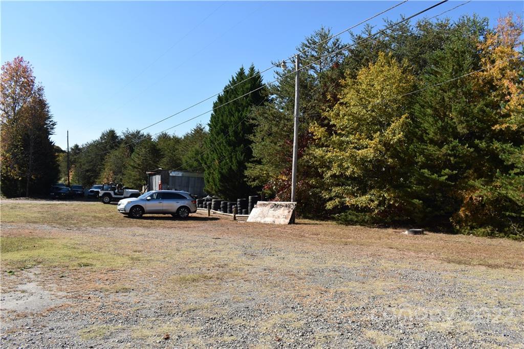 1297 Hwy 150 Bypass Property Photo 28