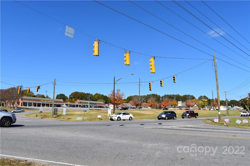 1297 Hwy 150 Bypass Property Photo 35