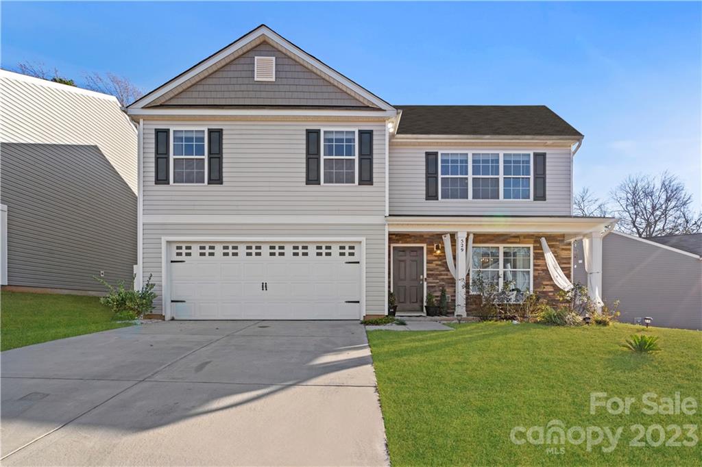 529 Elmwood Pond Court Property Photo 2