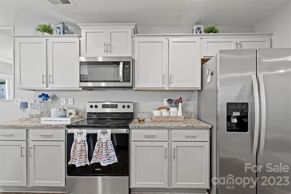529 Elmwood Pond Court Property Photo 7