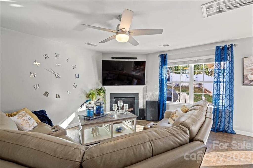 529 Elmwood Pond Court Property Photo 10