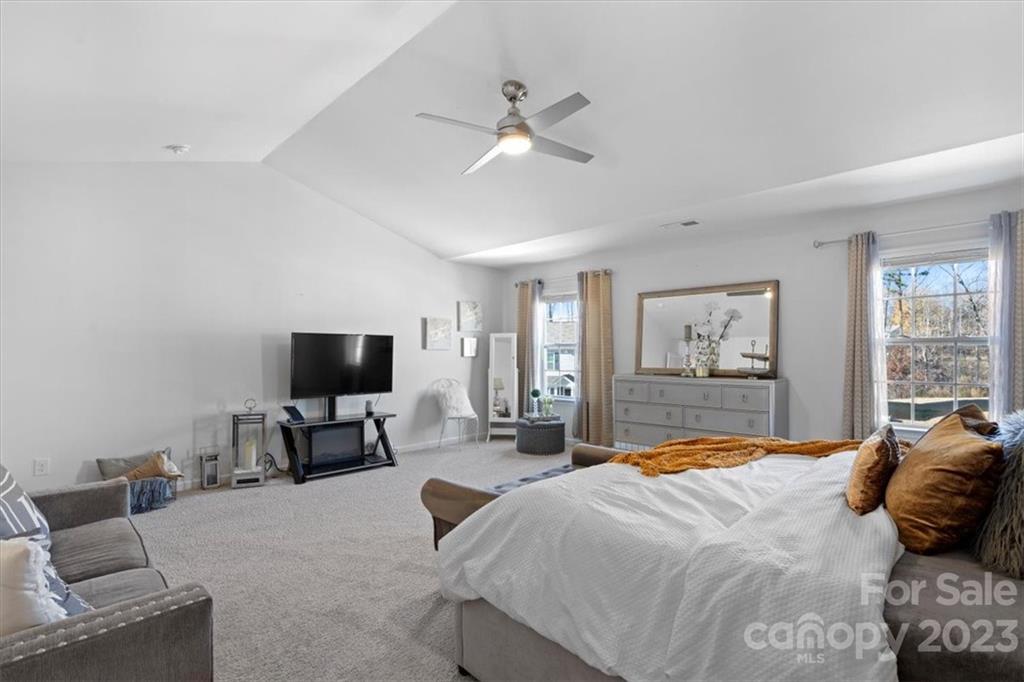 529 Elmwood Pond Court Property Photo 22