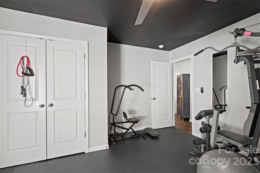 529 Elmwood Pond Court Property Photo 30