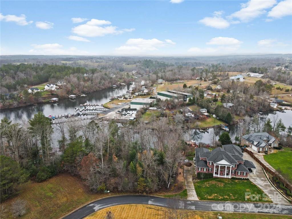 100 Old Ferry Lane Property Photo 1