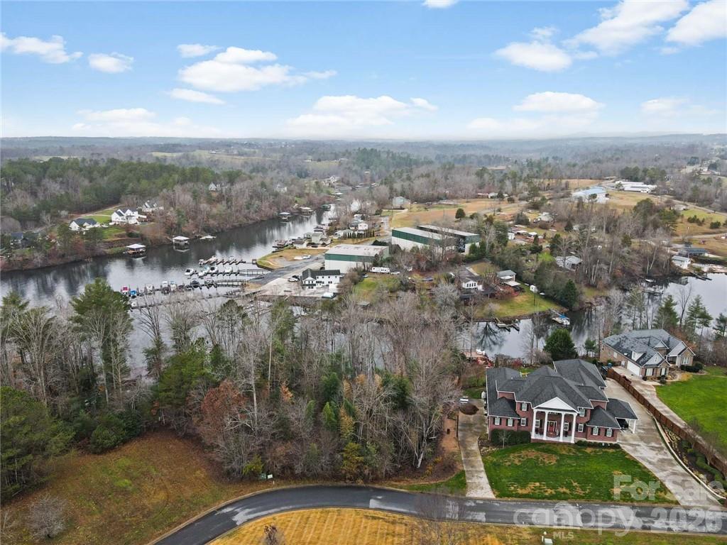 100 Old Ferry Lane Property Photo 1