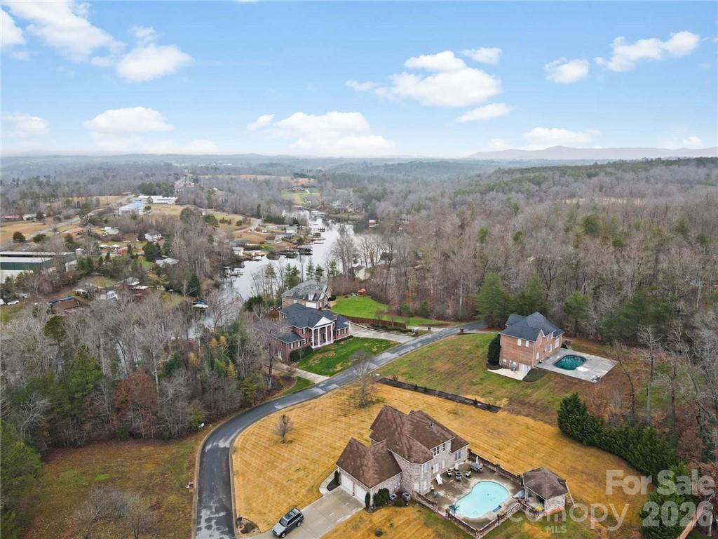 100 Old Ferry Lane Property Photo 10