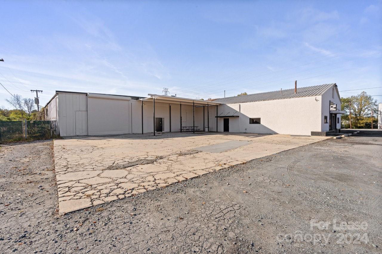 2601 Wilkinson Boulevard Property Photo 8