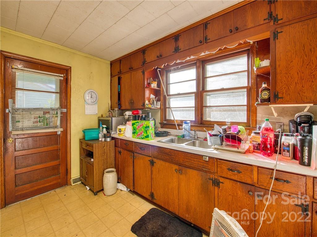 193 Allens Creek Road Property Photo 6
