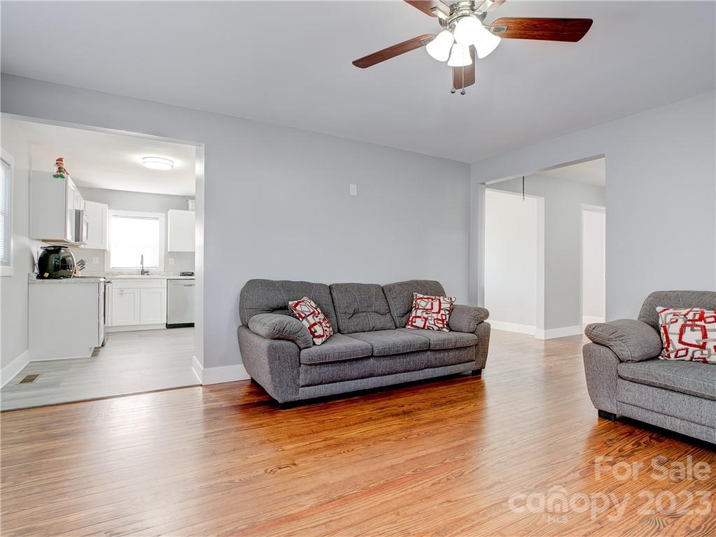 192 Hoover Avenue Property Photo 3