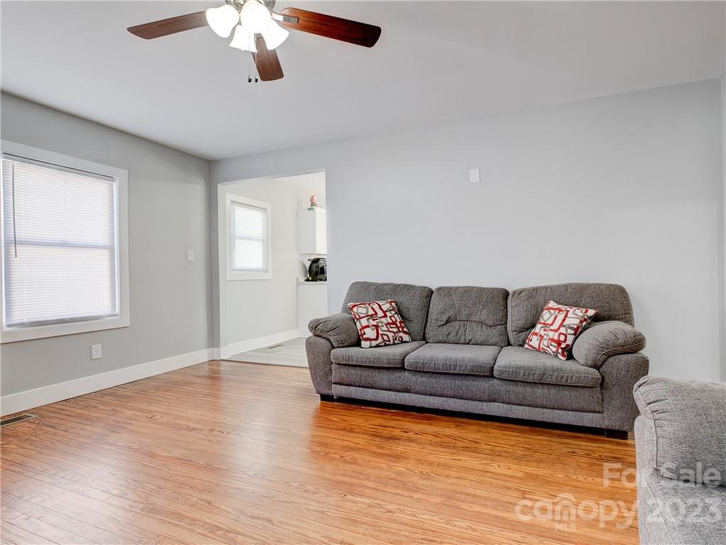 192 Hoover Avenue Property Photo 4