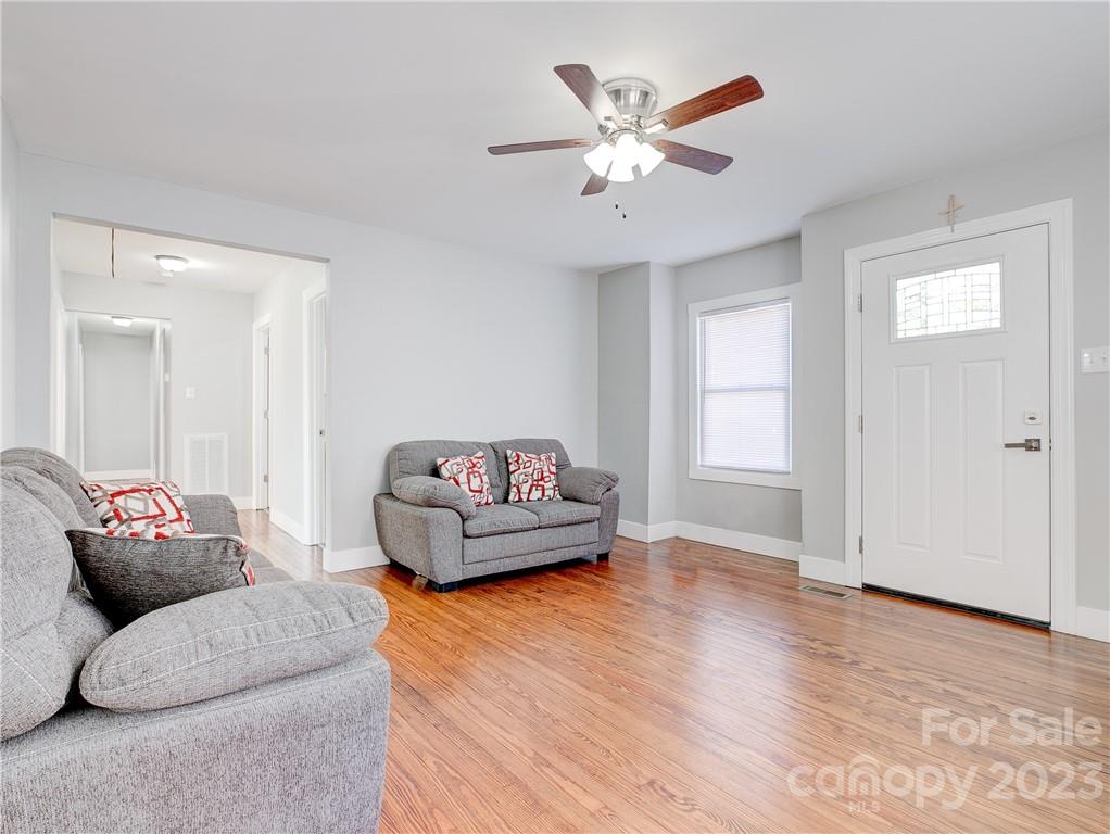 192 Hoover Avenue Property Photo 6