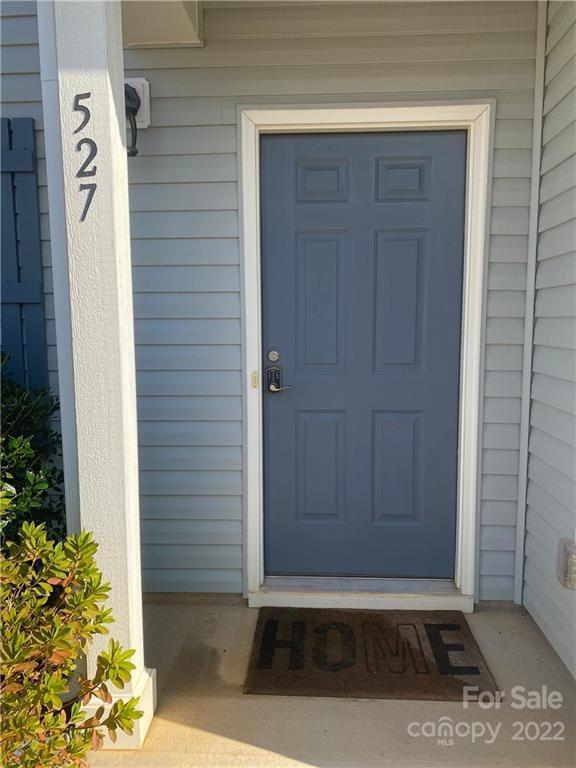 527 Smokehouse Lane Property Photo 2