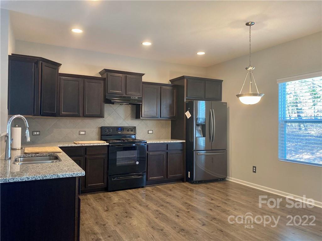 527 Smokehouse Lane Property Photo 11