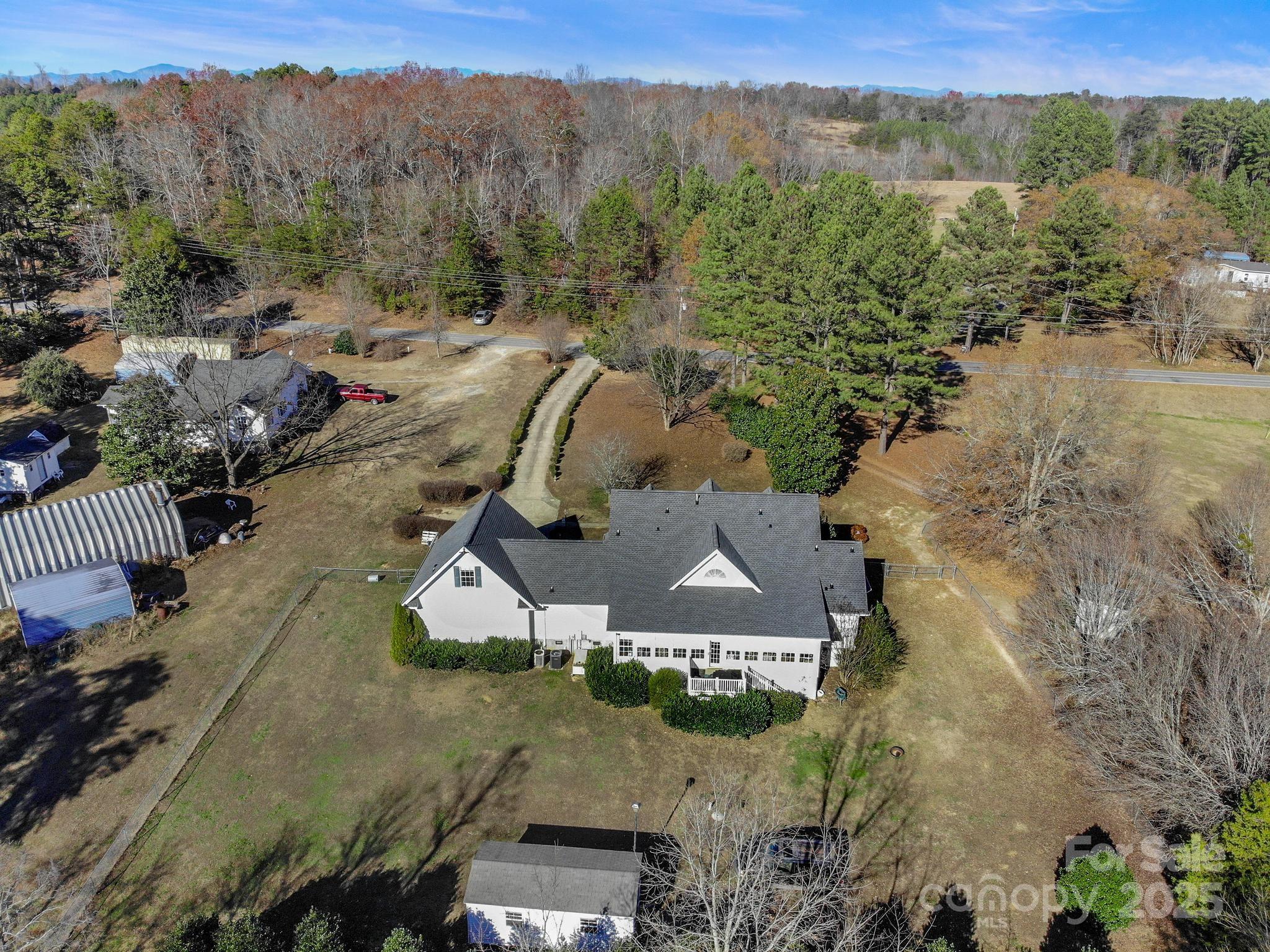 510 Floyd Blackwell Road Property Photo 6