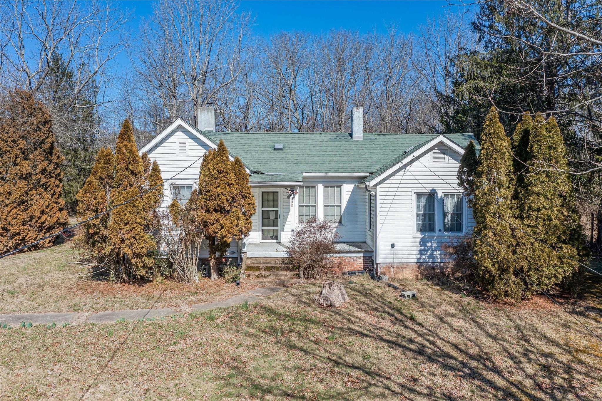 815 Emma Road Property Photo 3