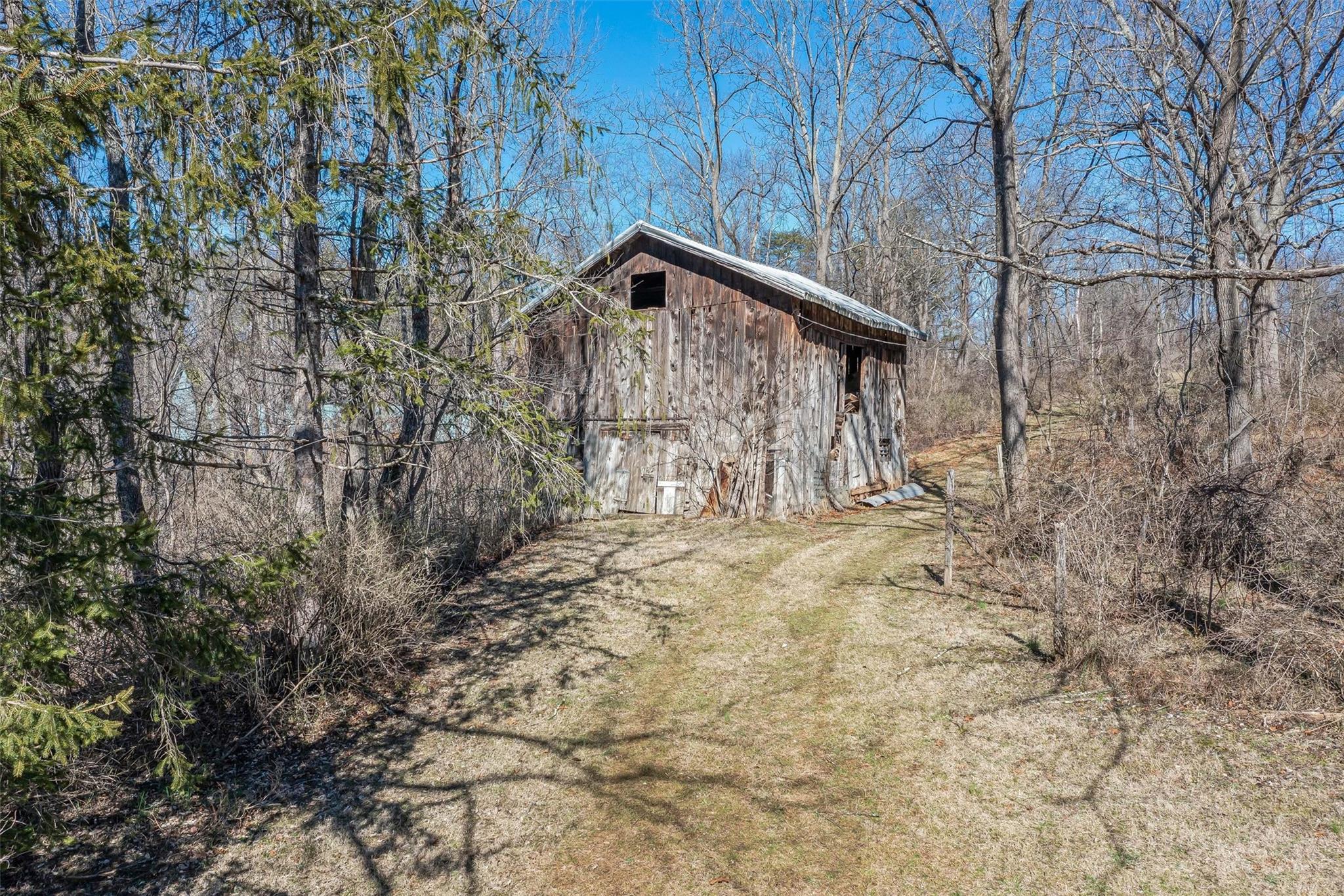815 Emma Road Property Photo 8