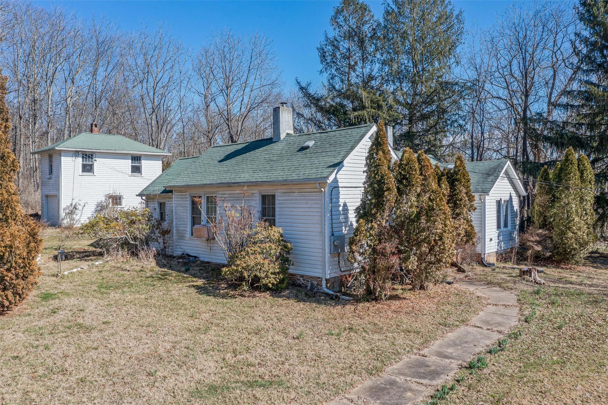 815 Emma Road Property Photo 11
