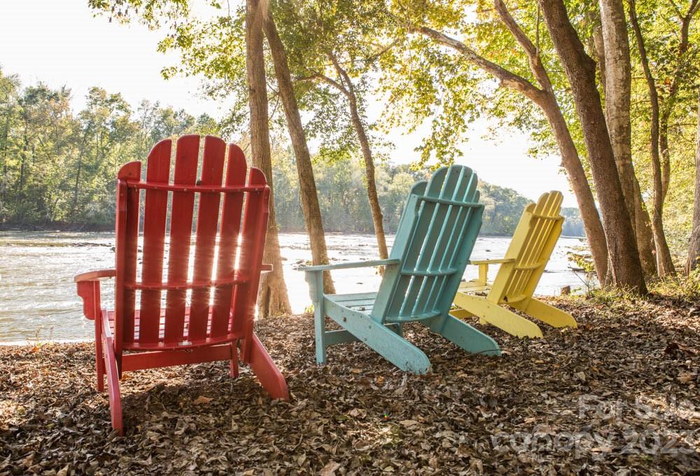 8063 Gulf Creek Road Property Photo 4