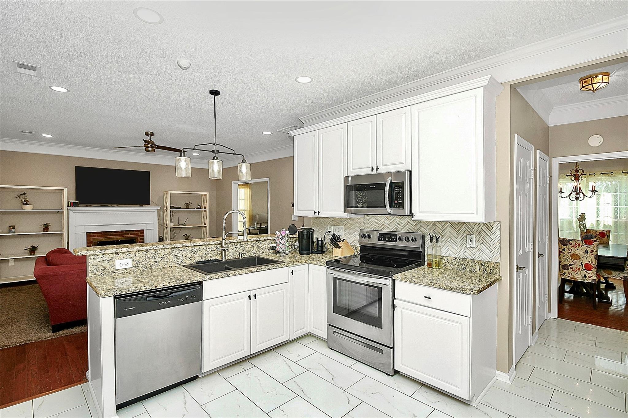 6823 Bickham Lane Property Photo 13