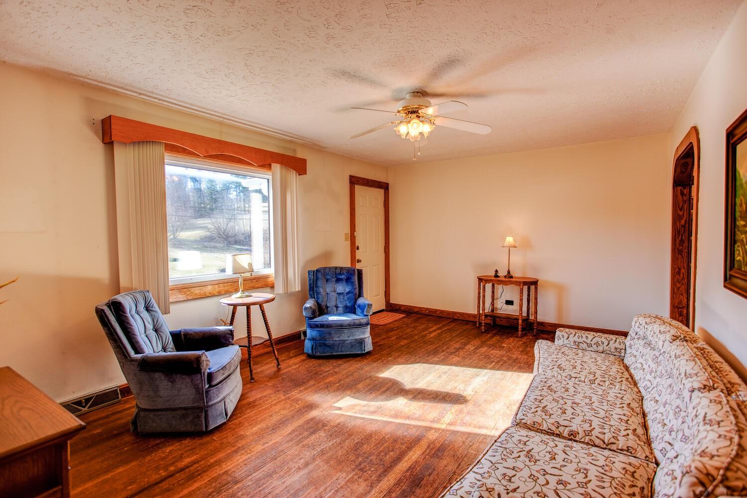 2691 New Leicester Highway Property Photo 7
