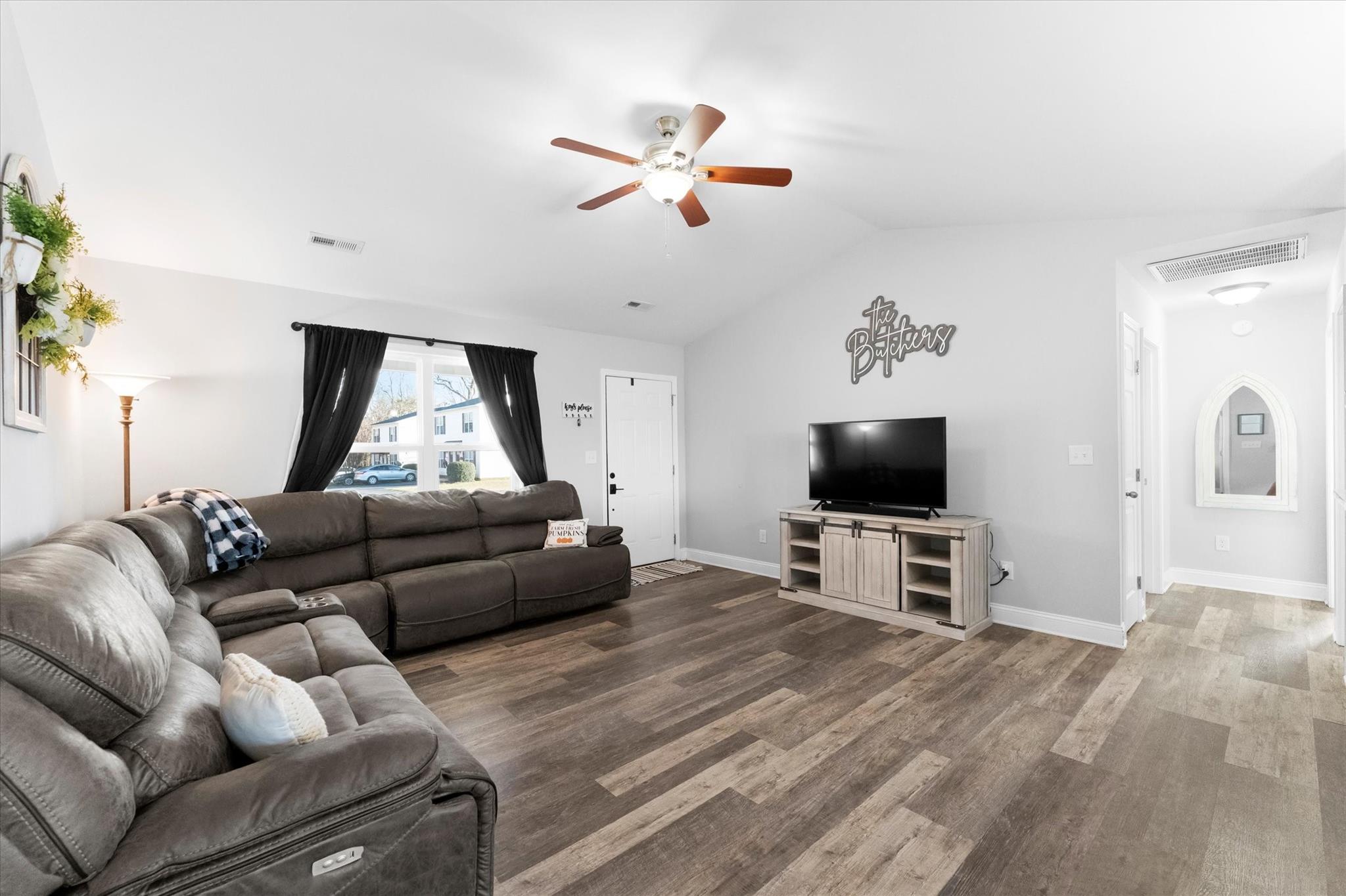 204 S Chapel Street Property Photo 7