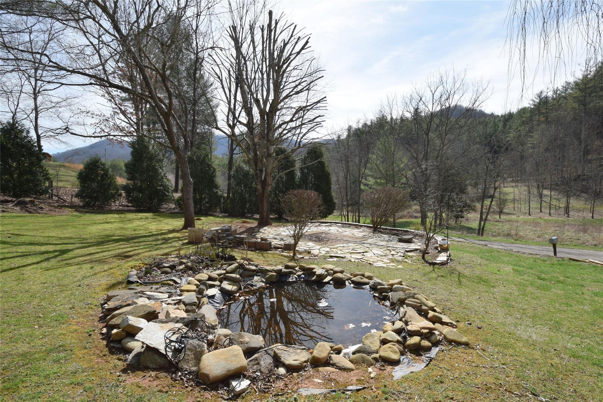 224 Echo Hill Drive Property Photo 3