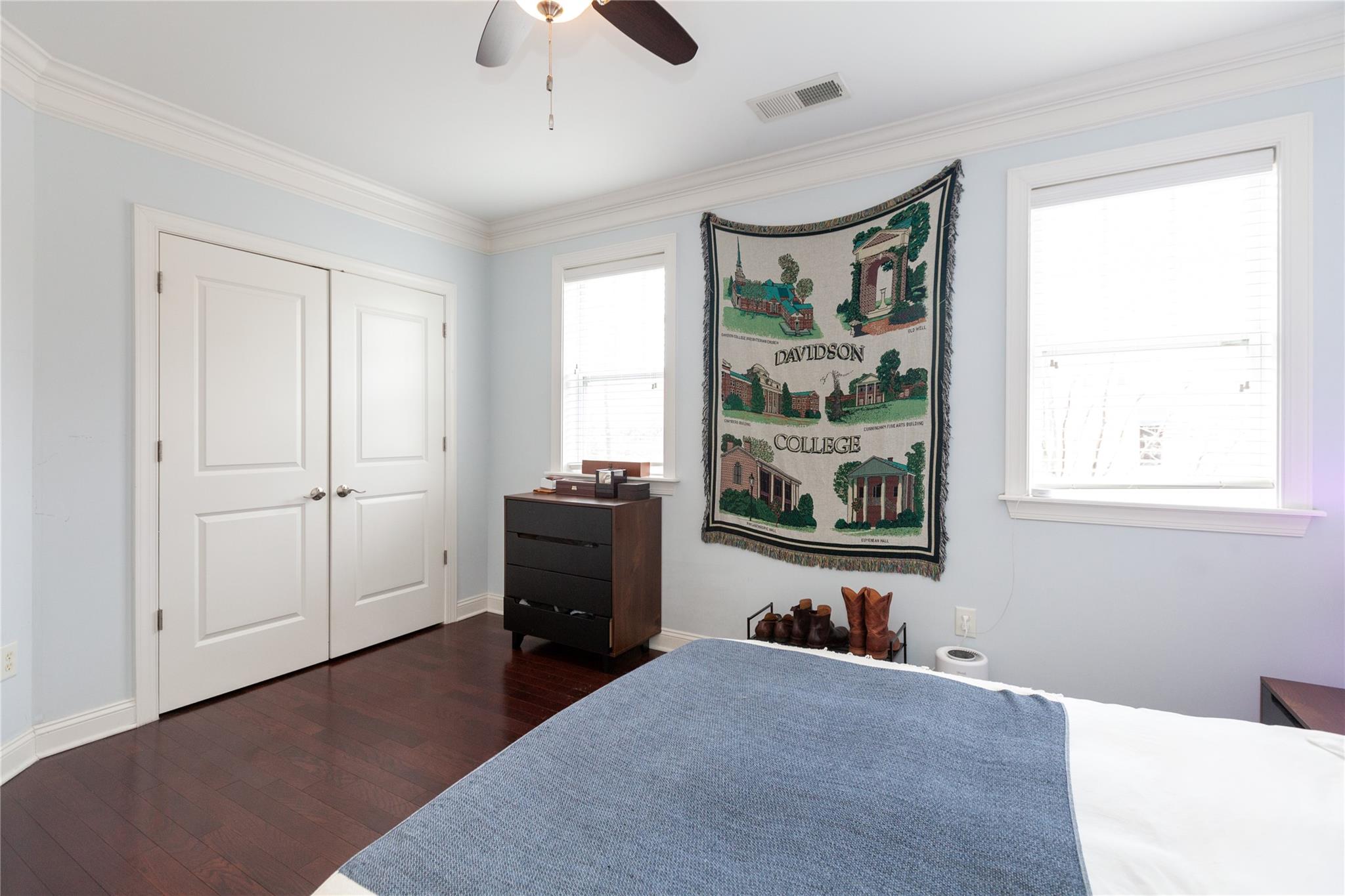 301 E Tremont Avenue Property Photo 24