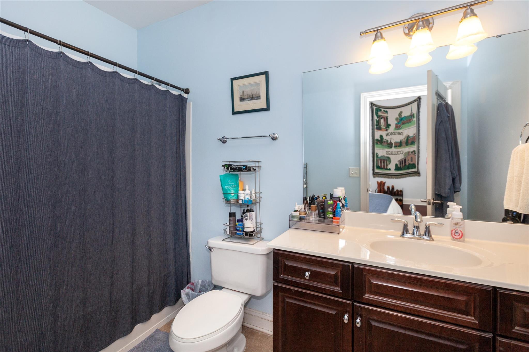 301 E Tremont Avenue Property Photo 25