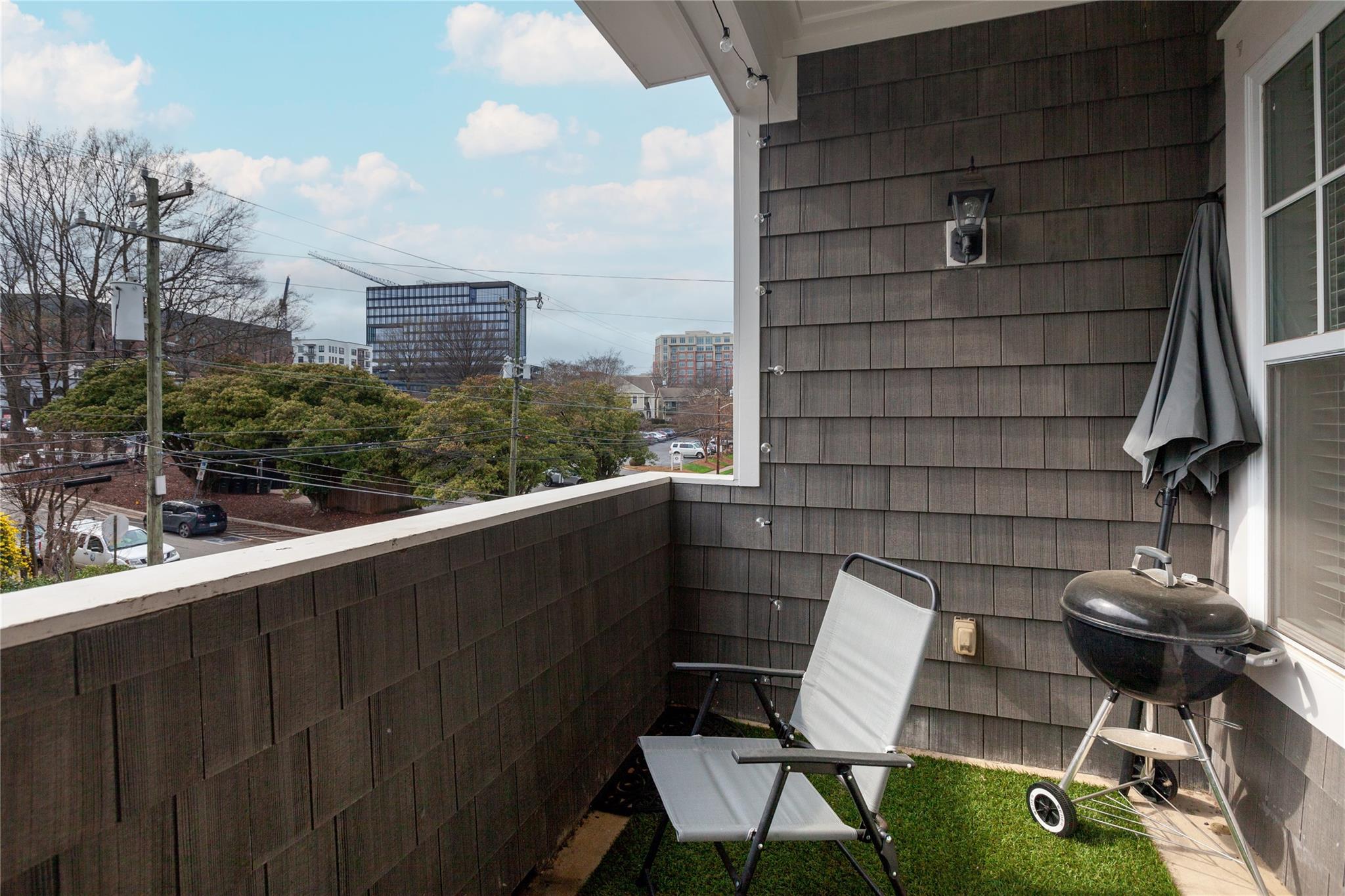 301 E Tremont Avenue Property Photo 32