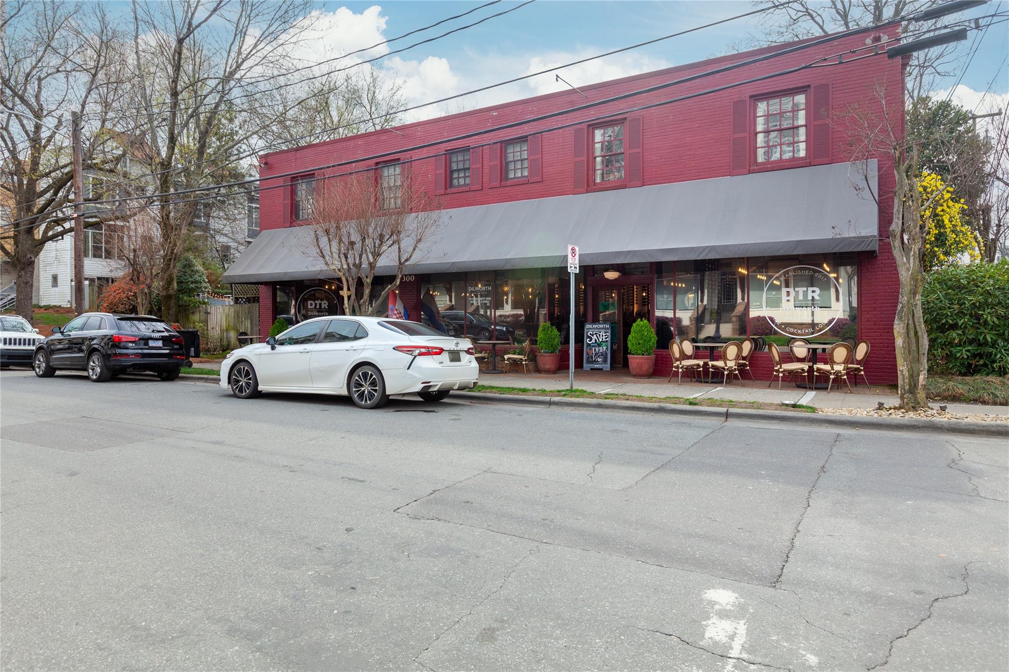 301 E Tremont Avenue Property Photo 39