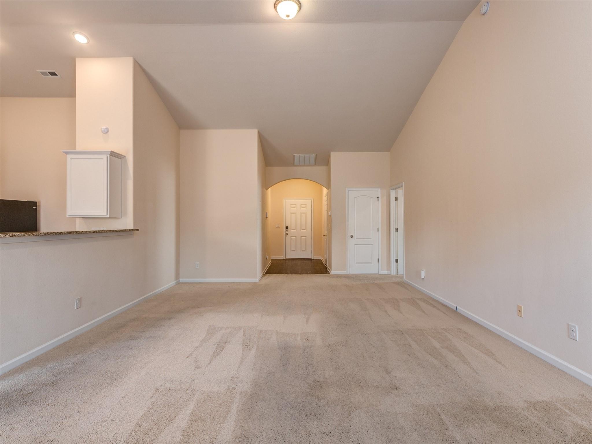 860 Joselynn Drive Property Photo 6
