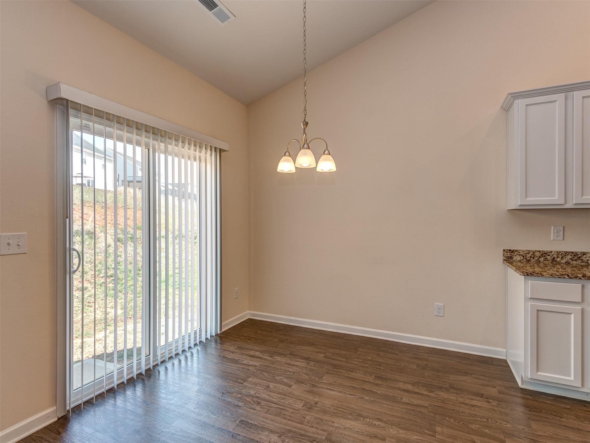 860 Joselynn Drive Property Photo 10