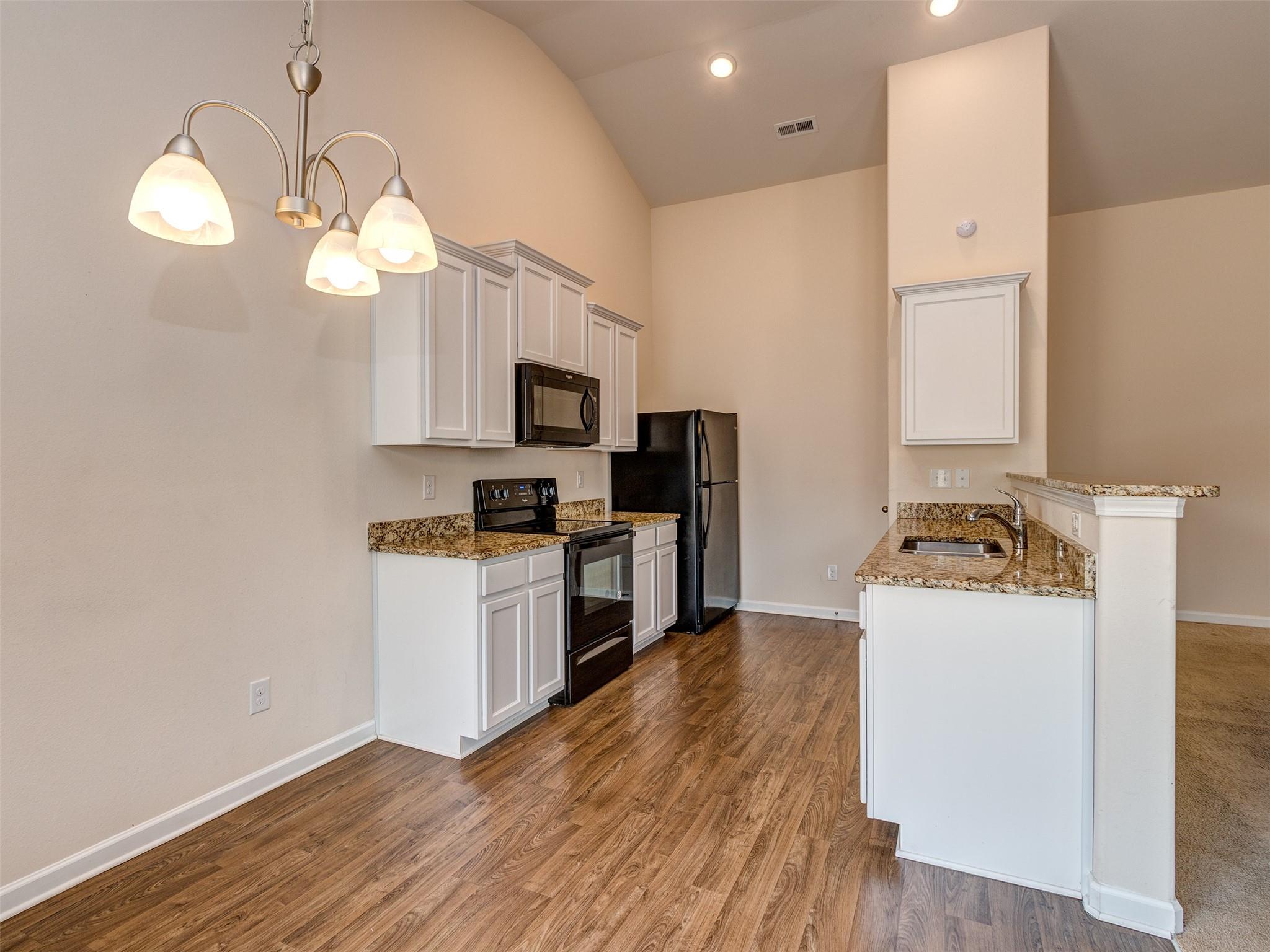 860 Joselynn Drive Property Photo 11
