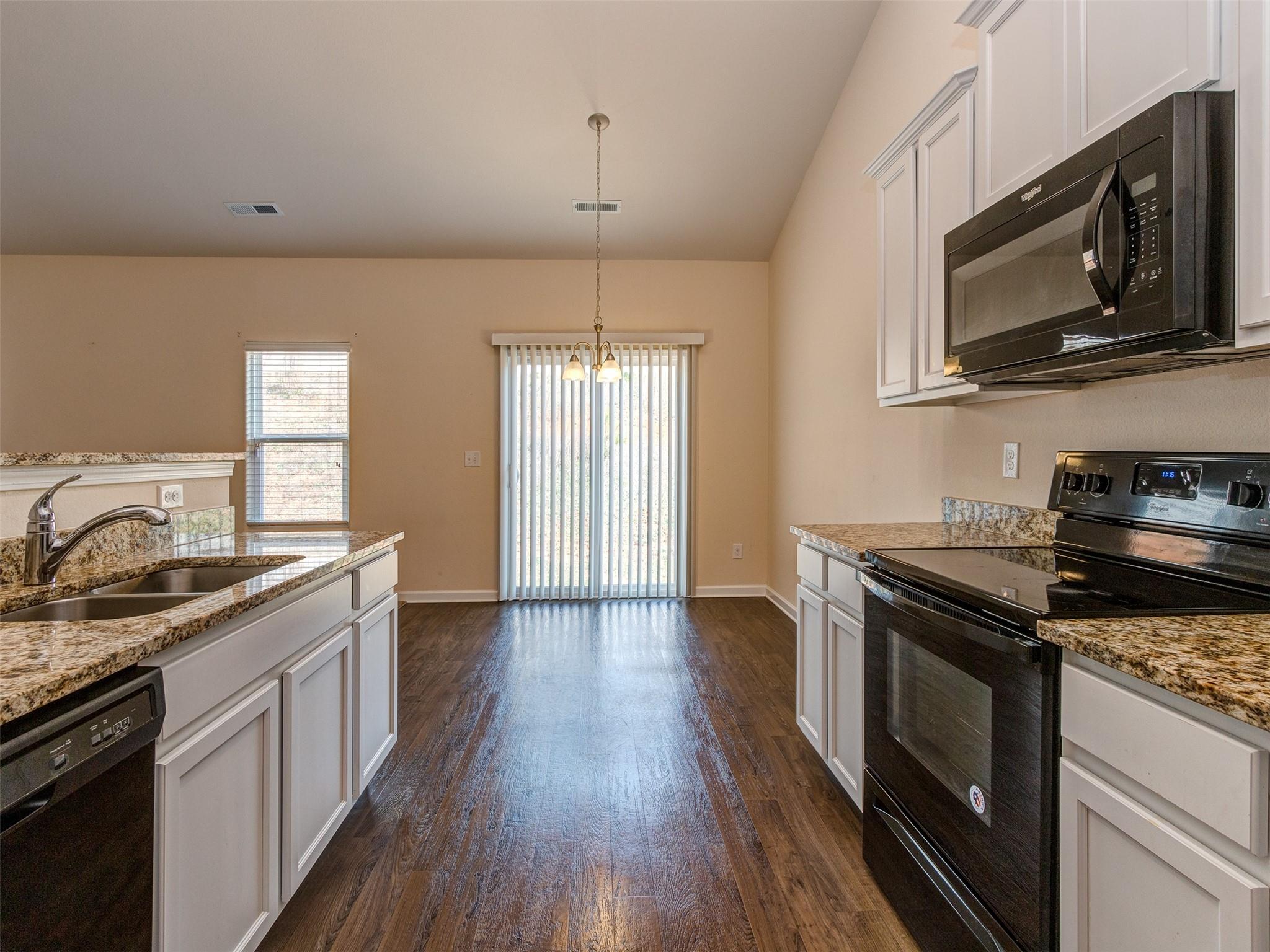 860 Joselynn Drive Property Photo 13