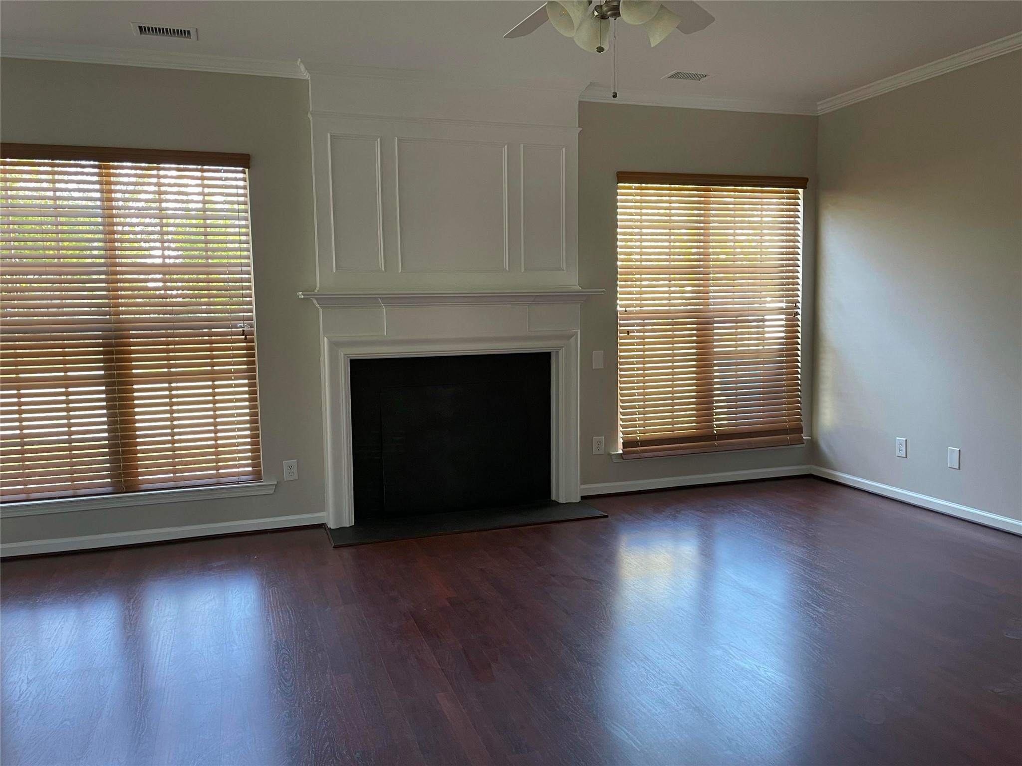 6052 Roseway Court Property Photo 3