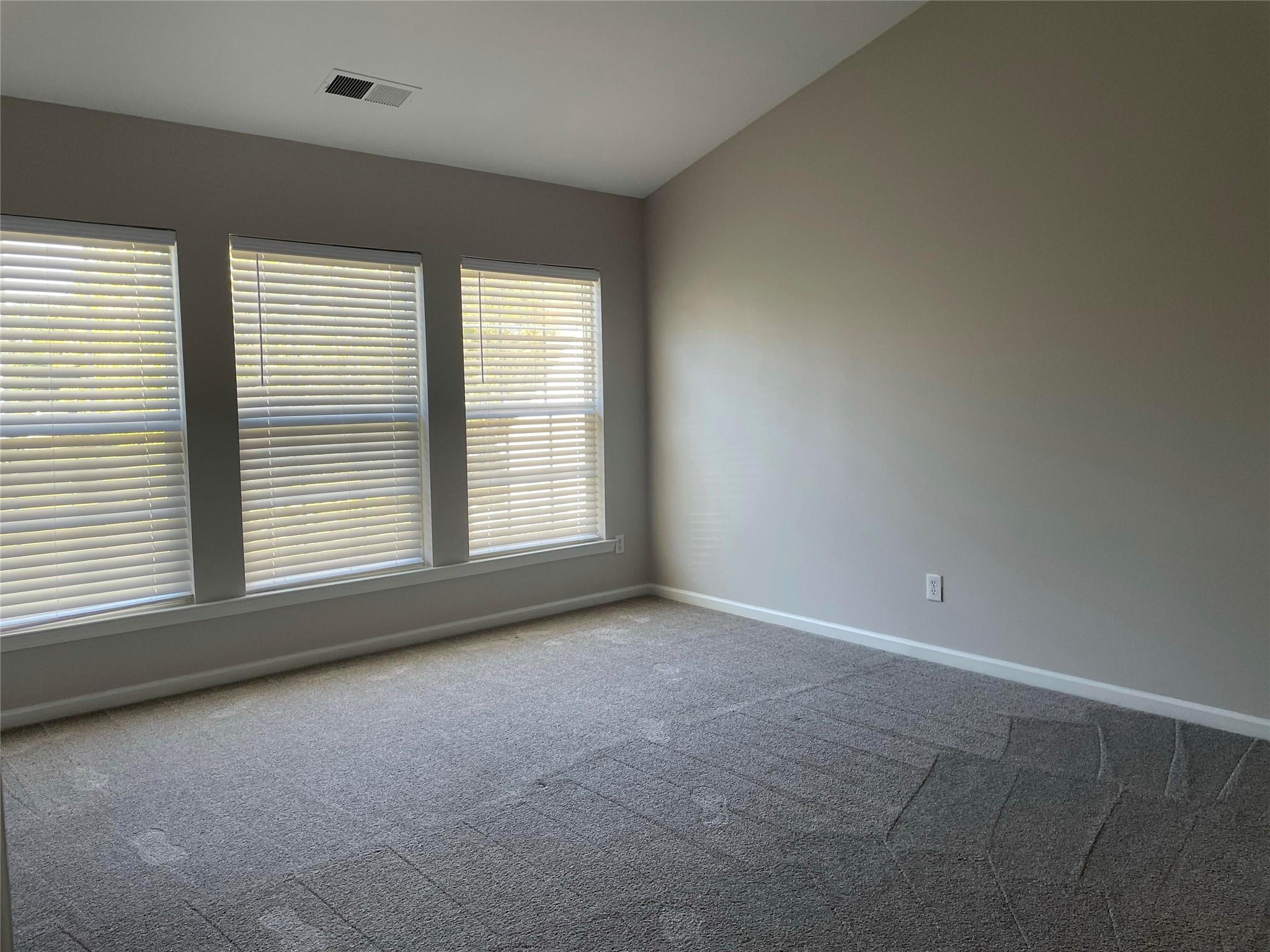 6052 Roseway Court Property Photo 7